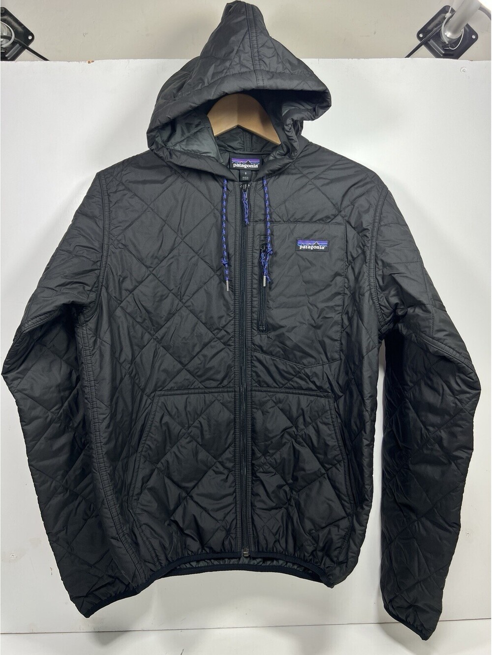 Patagonia Diamond Quilted Bomber Hoody Mens Small Black Jacket Puffer Insulated